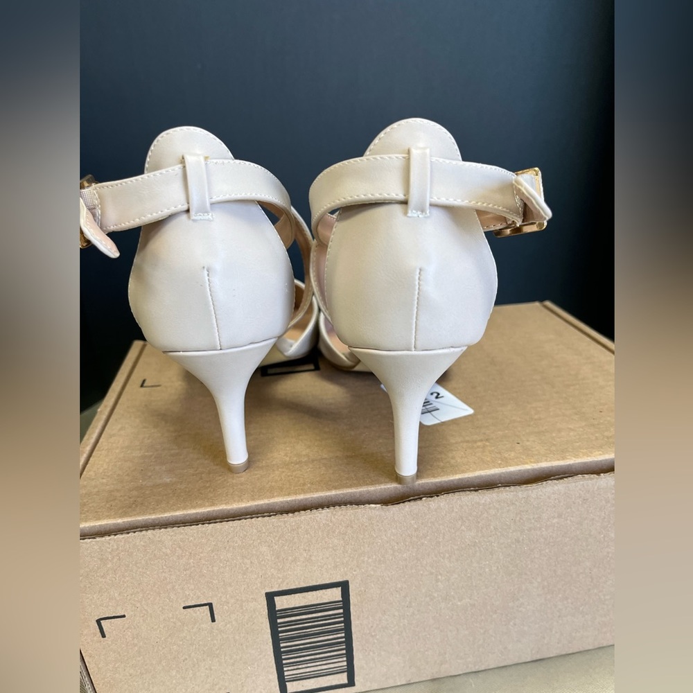 Journey Riva Pumps - Picture 10 of 13